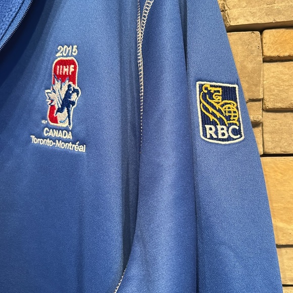 Men’s sweater from world junior hockey championships - Picture 2 of 4